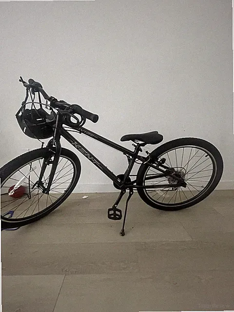 Schwinn Discover Hybrid Bike 700C 20in 21-Speed Caliper Flat Bar Black Kickstand