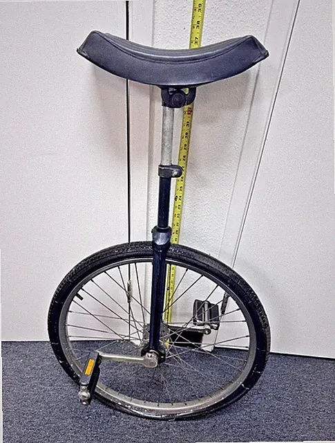 UNICYCLE, 20", UNBRANDED, AS IS, NEEDS NEW AIR CHAMBER